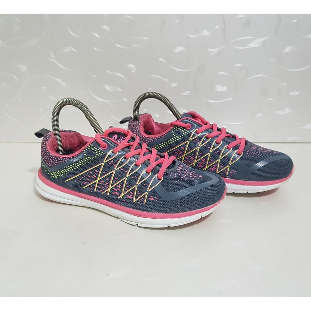 Sepatu ROSENTO - Size 38 sd 39 - Insole 24.5 cm - Original 100 % - Scd