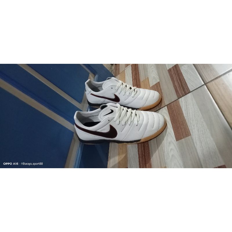 sepatu futsal bahan kulit asli