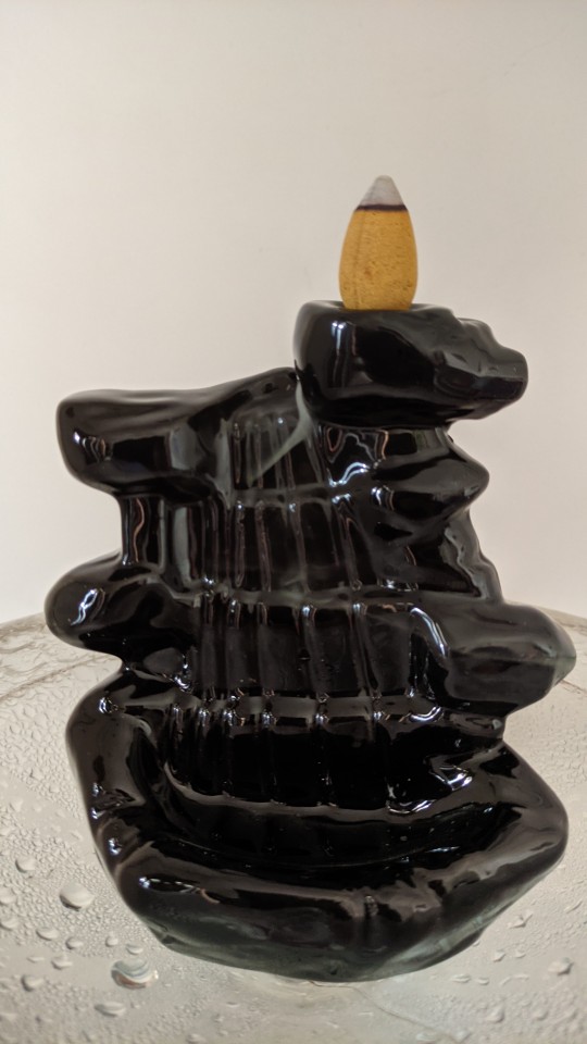 Tempat Dupa / Hiolo Hio Arus Balik Asap Ke Bawah Tebing