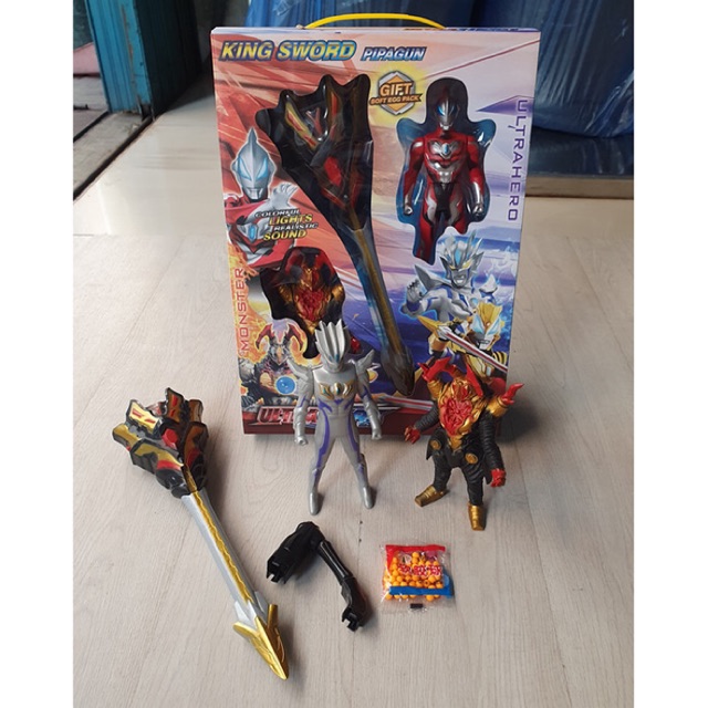 MAINAN ULTRAMAN HERO KING SWORD SENJATA PIPAGUN PELURU