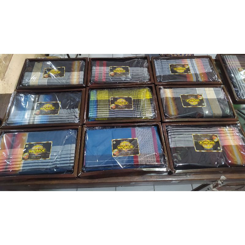 Sarung wadimor motif Padang