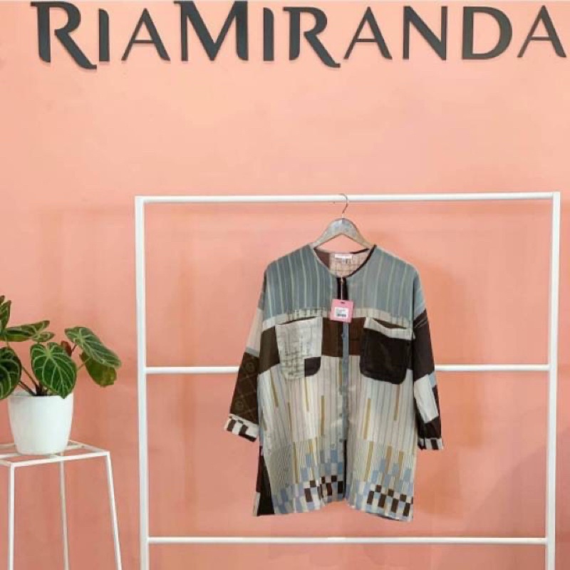 preloved ukara top ria miranda