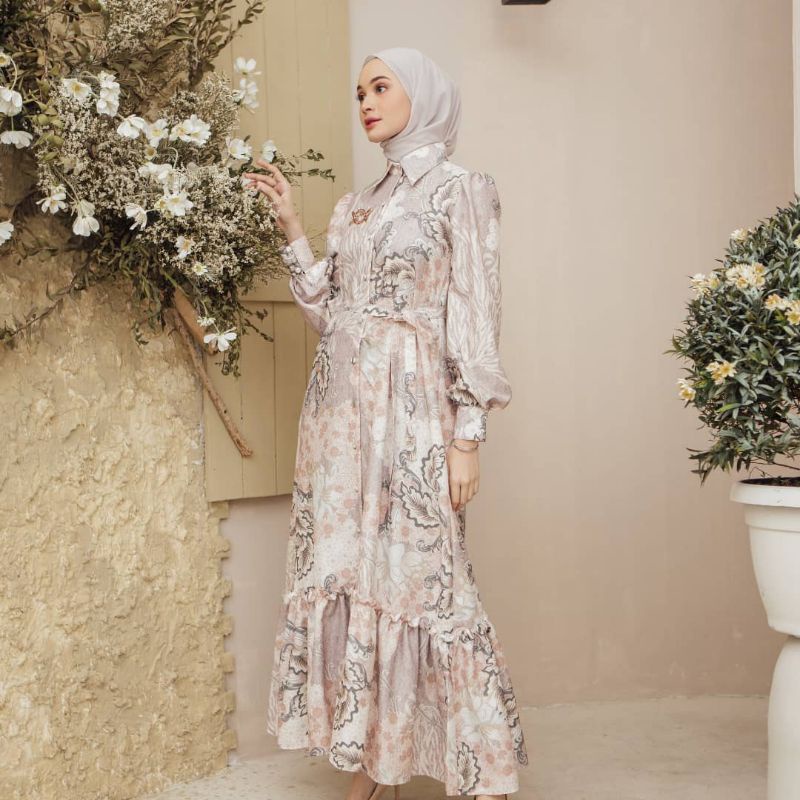 Tisya Dress color Rose Petals Wearing Klamby Baru