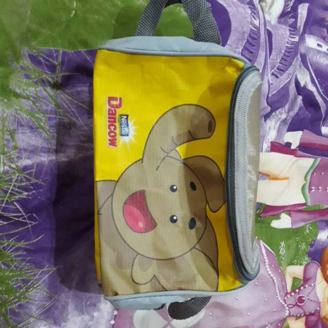 Tas tempat makan. Hadiah dancow