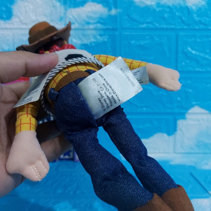 TOY STORY WOODY DISNEY STORE
