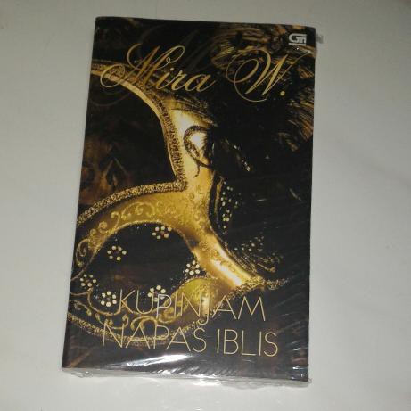 Novel Indonesia Dewasa Mira W Kupinjam Napas Iblis