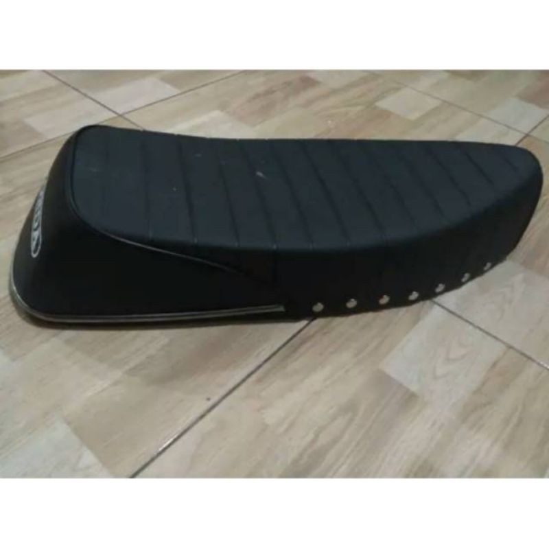 jok racing Honda C70 benik