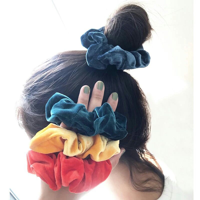 Ikat Rambut Scrunchies Velvet