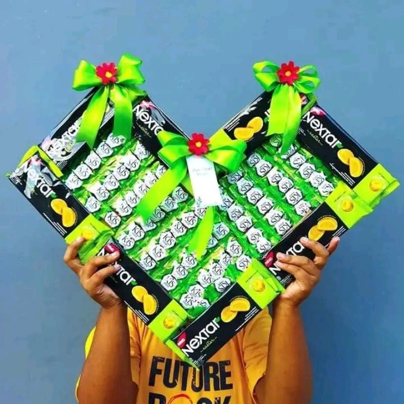 

Snack love untuk hadiah ultah/wisuda/dll