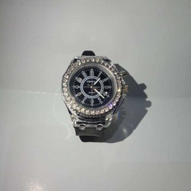 Jam berlian glow