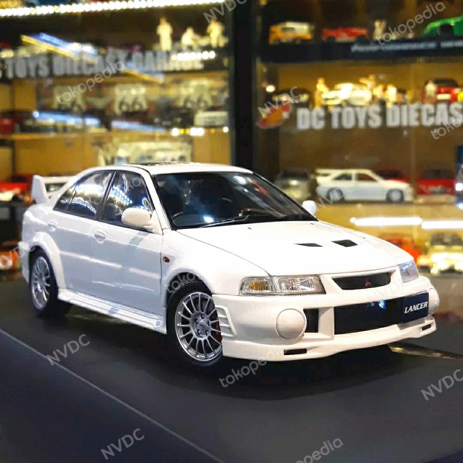 1/18 Mitsubishi Lancer Evolution VI White Autoart Diecast