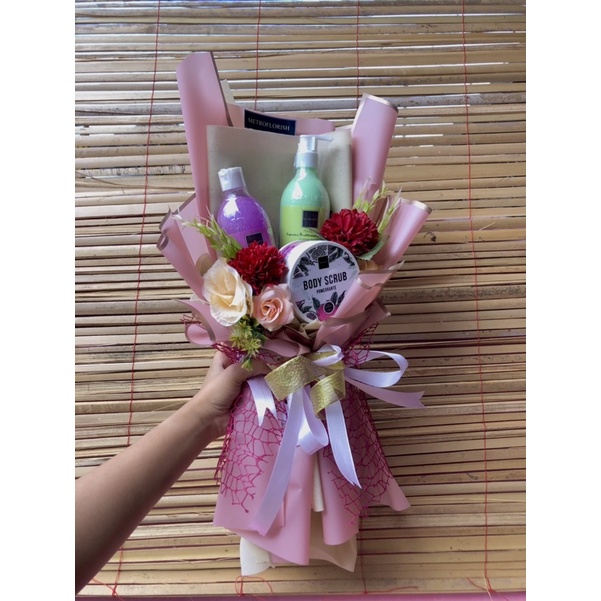 

scarlet/ buket scarlet/ buket bunga