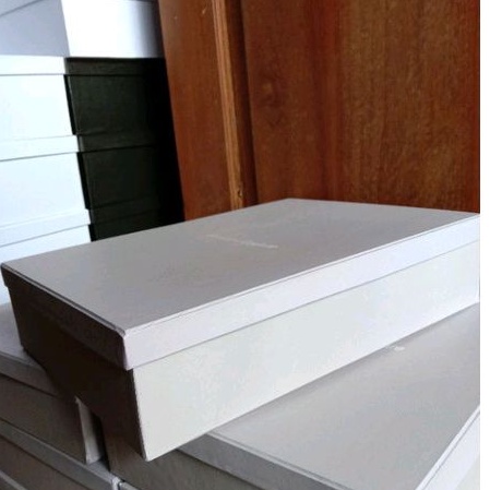 

packaging hardbox 22x11x7