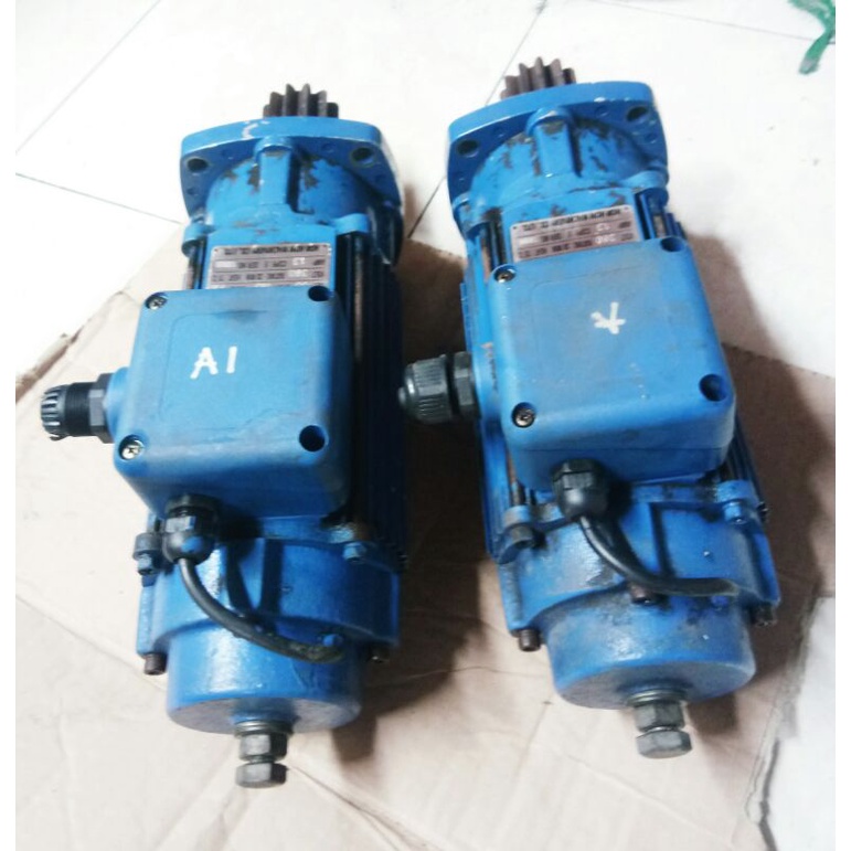 AC motor gearbox 3phsae  380V sesuai plate motor