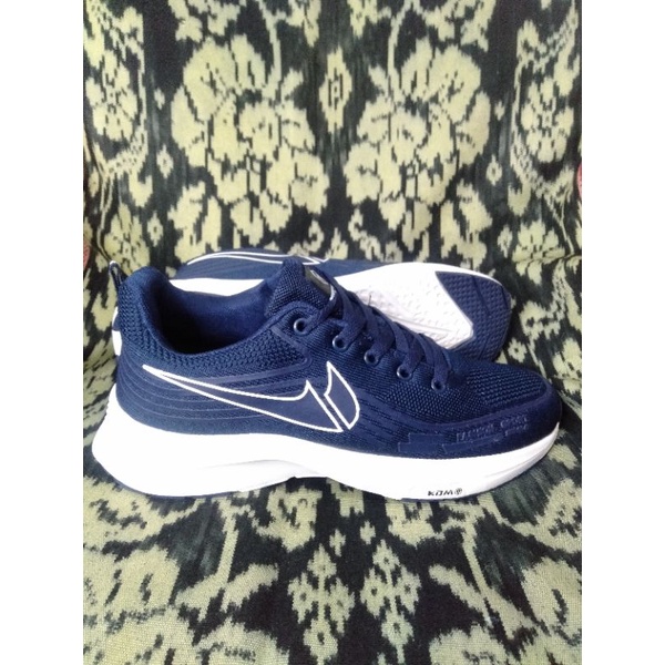 Sepatu sneaker pria Sneaker pria Sepatu KDM