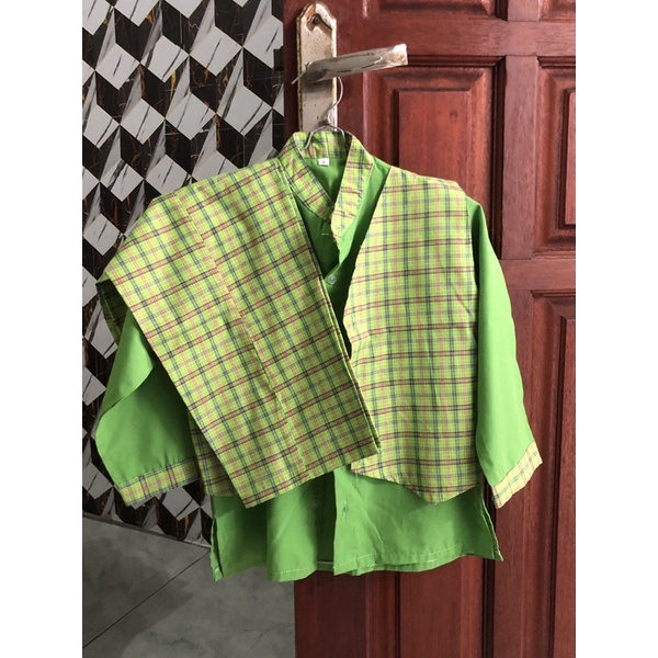 PRELOVED SETELAN MUSLIM ANAK LAKI LAKI TARTAN