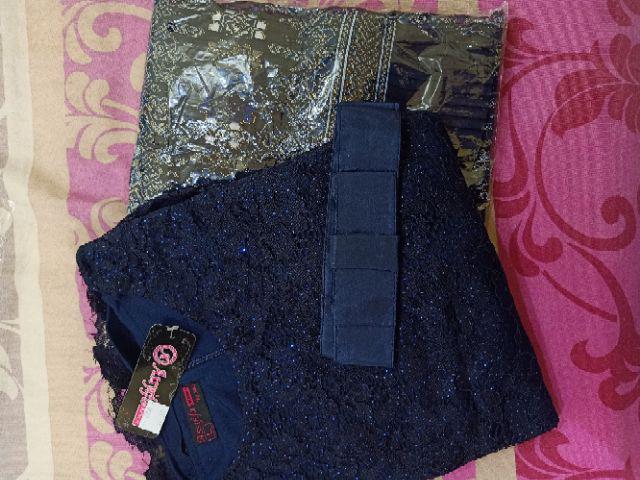 Stelan Kebaya Delika Brukat Kombi Rok Instan Plisket Batik