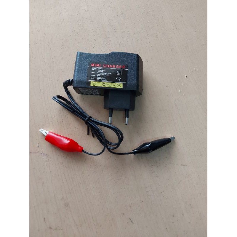 Adaptor 12v, Tester Lampu 12v, Mini Charger Universal 12v 1A