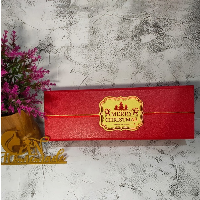 

Box Hampers Natal / Christmas Brownies ( 30 x 10 x6 cm ) - Magnet