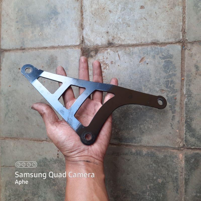 bracket gantungan knalpot vespa r9 original