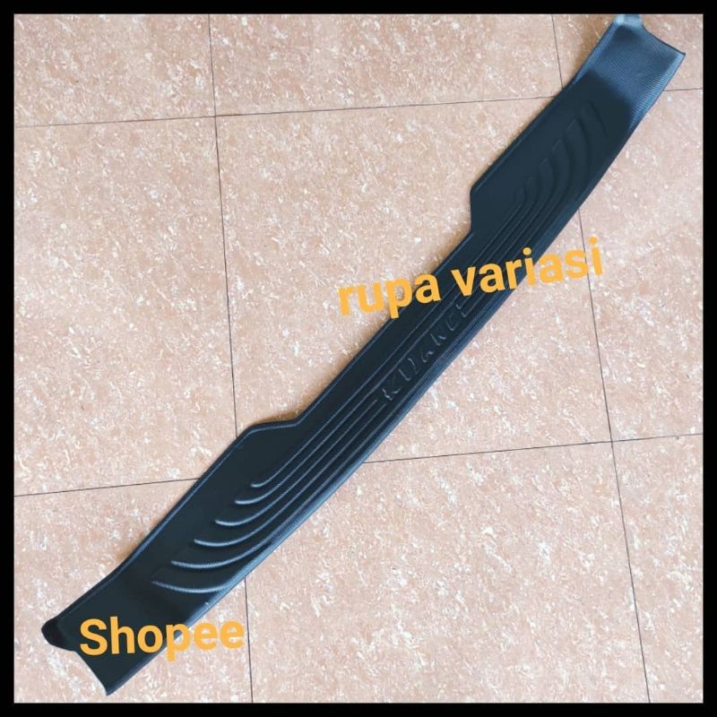 sill plate silplate pintu bagasi belakang toyota kijang kapsul KRISTA 1997 1998 1999  2000 2001 2002 2003 2004 hitam tempel