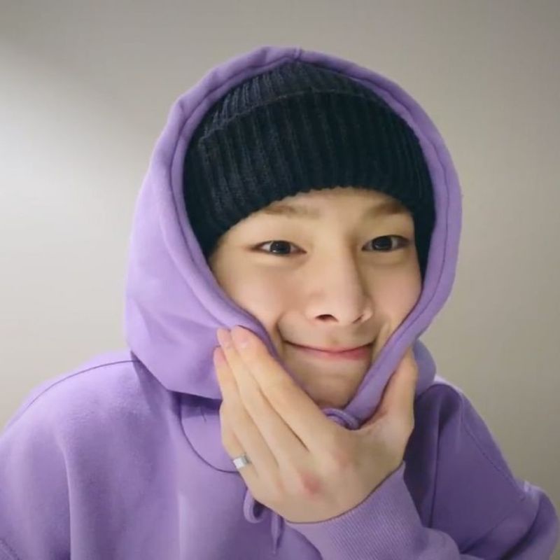 Seungmin Hanbok Noeasy