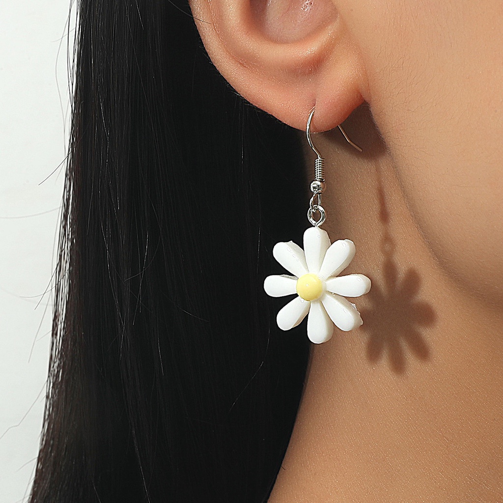 Korea Temperamen Resin Daisy Earrings Musim Panas Baru Net Merah Bunga Anting-Anting Perhiasan Wanita