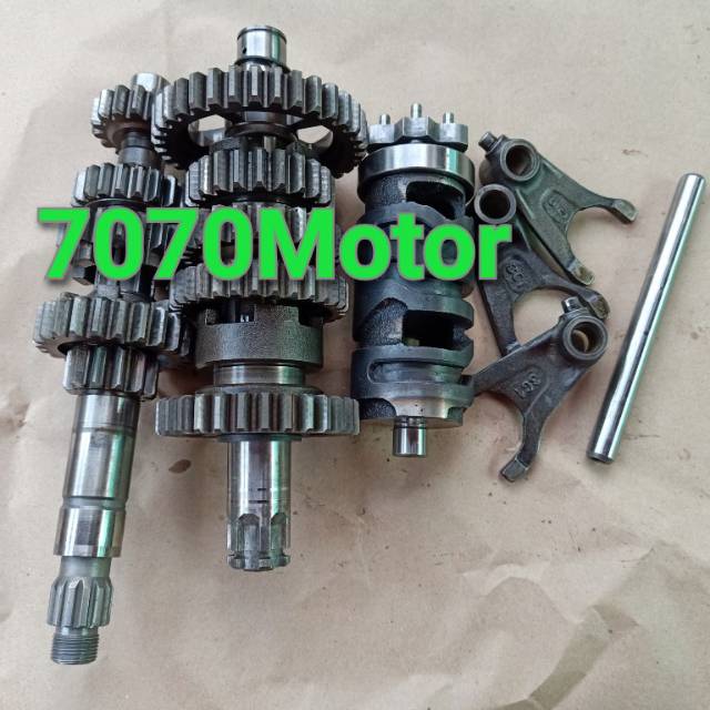 gigi rasio transmisi Vixion lama . original . gearbox . girbox . gear ratio transmission. Vixion old