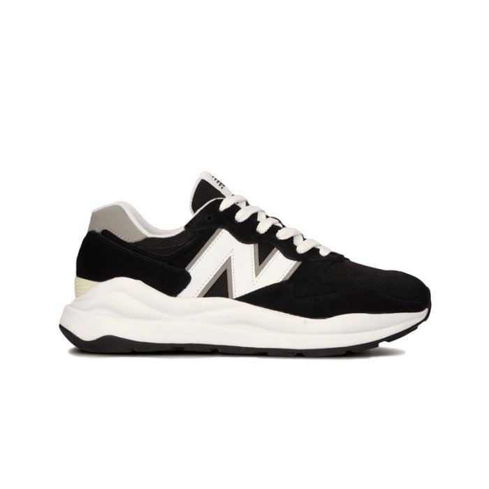 NEW BALANCE 5740 BLACK WHITE - M5740CB .