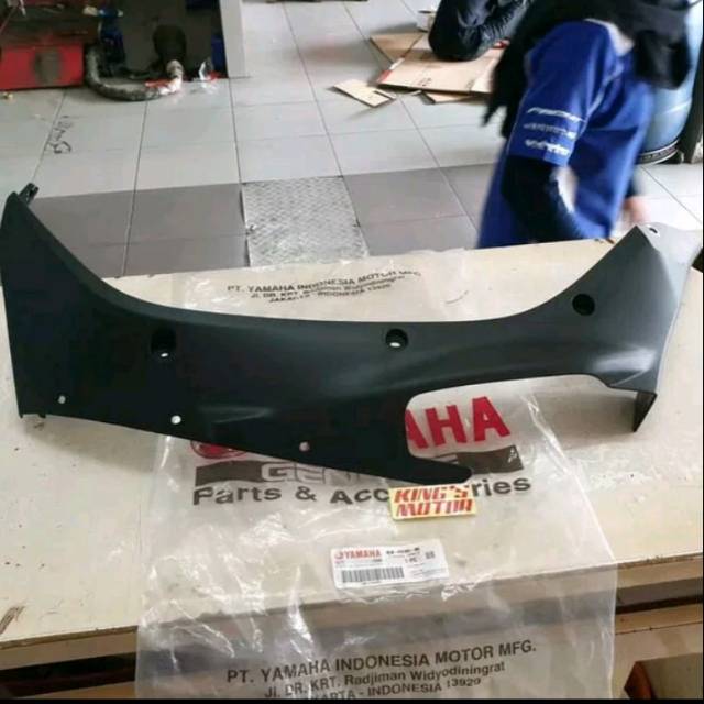 Cover dek samping kiri yamaha Lexi original