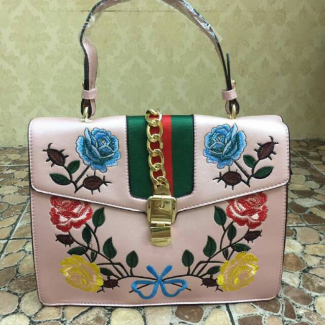 Gucci sylvie handle