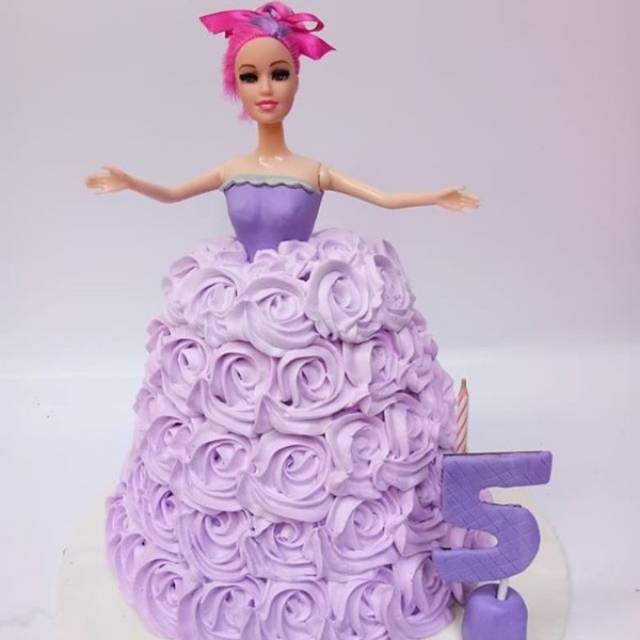 Kue ultah barbie / kue ulangtahun barbie / kue ultah karakter / kue ultah anak