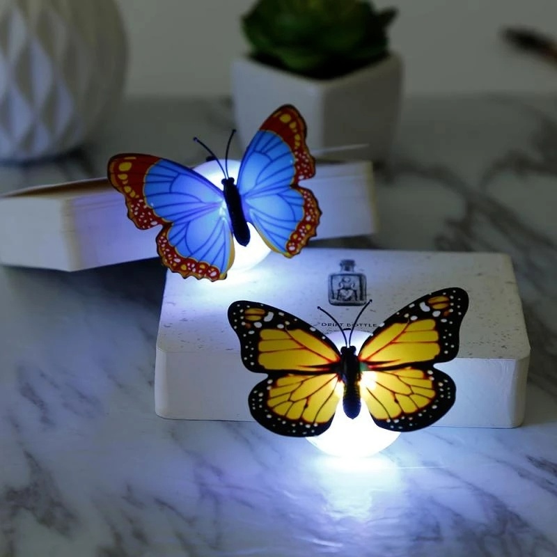 Lampu Malam LED Bentuk Kupu-Kupu 3D Tenaga Baterai Untuk Dekorasi Kamar Tidur