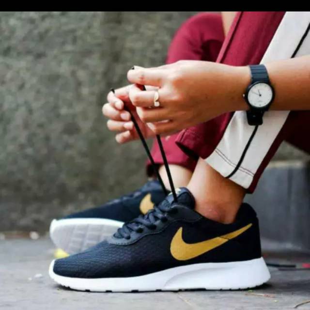 SEPATU SNEAKERS PRIA / COWOK / CASUAL NIKE TANJUN "BLACK/WHITE/GOLD"
