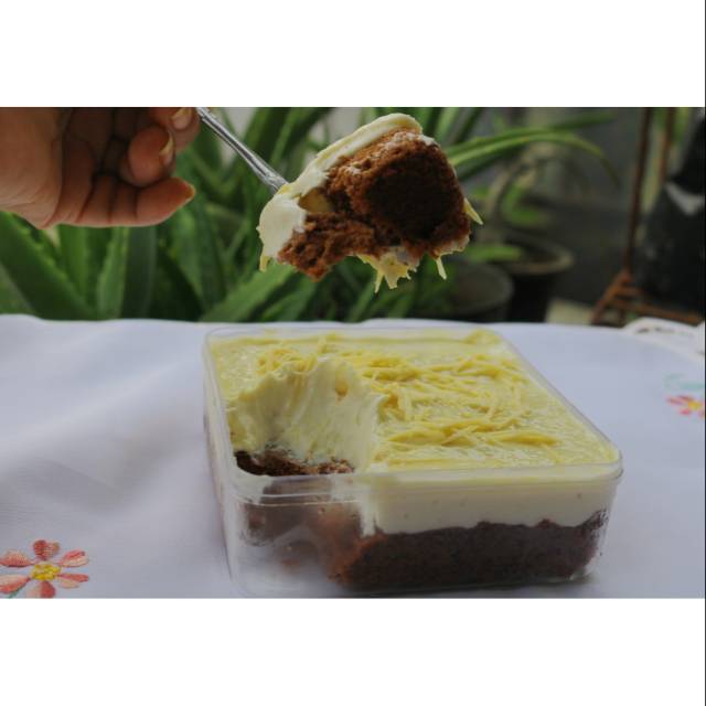 

BROWNIES DURIAN DESSERT BOX