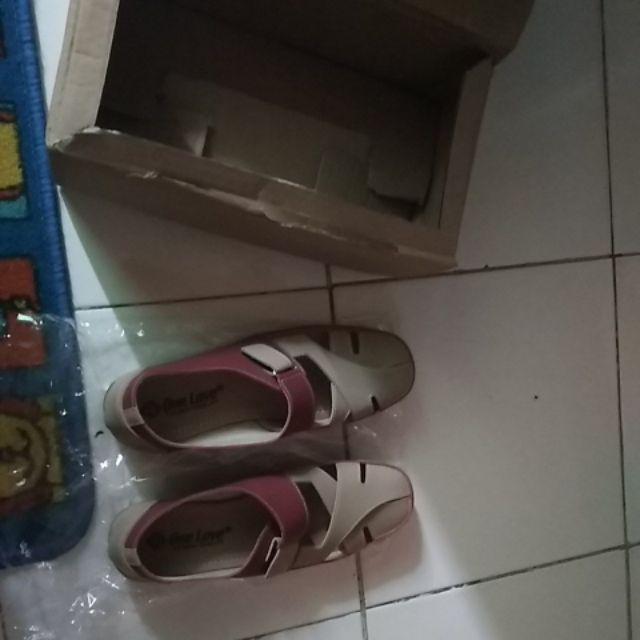 Sepatu Unik Paling Laris Nyaman Dan Ramah Di Kantong Best Seller