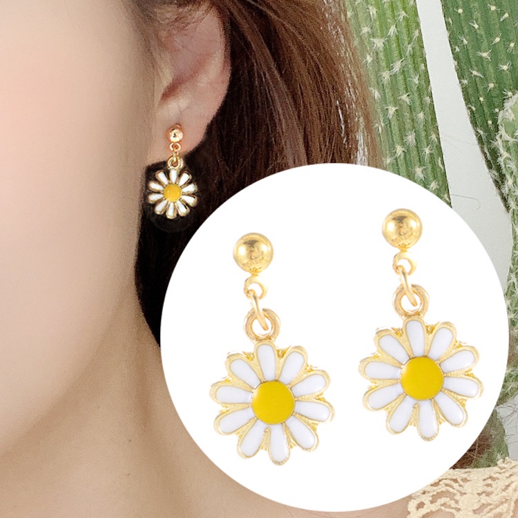 Sterling silver jarum Korea little daisy bunga anting kecil anting-anting kreatif anggun kepribadian