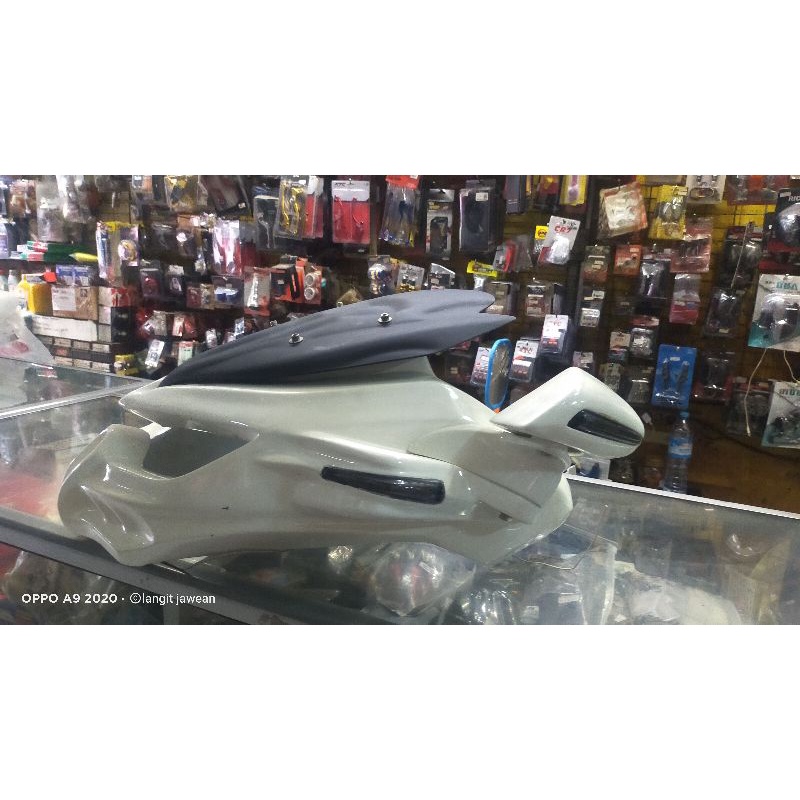 Kedok Predator N Max Putih