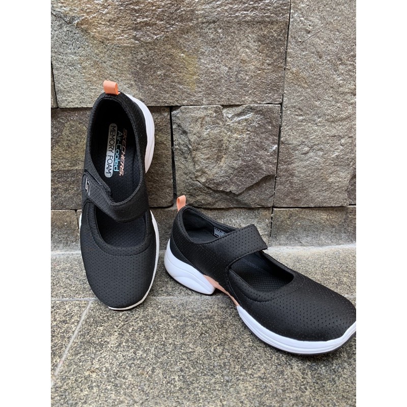 Skechers Lab Chic Intuition Women's Sneaker Shoes Black size 38