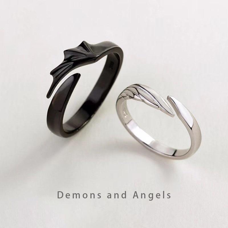 Cincin Desain Angel and Devil Warna Silver Hitam Gaya Hip Hop Untuk Pria Dan Wanita
