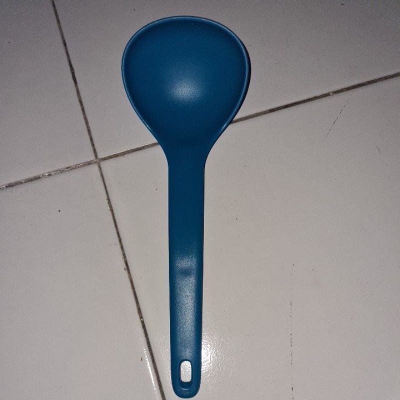 centong sayur tupperware leadle soup