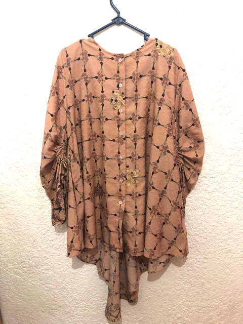 Preloved Ria Miranda Top Salmon Size L