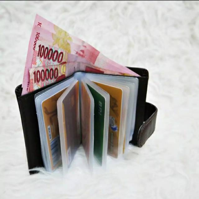 Dompet kartu dan uang