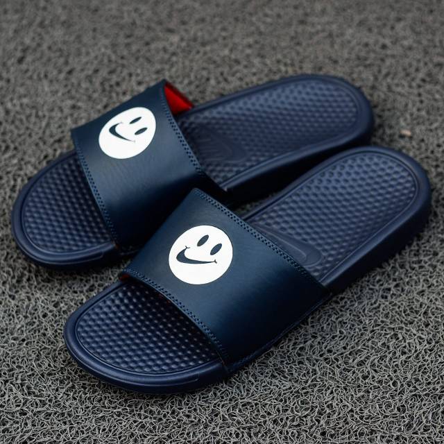 nike slippers smiley face