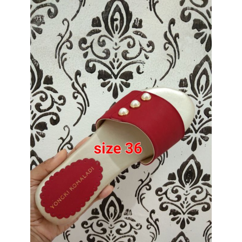 Sandal wanita selop cewek Yongki Komaladi size 36 murah