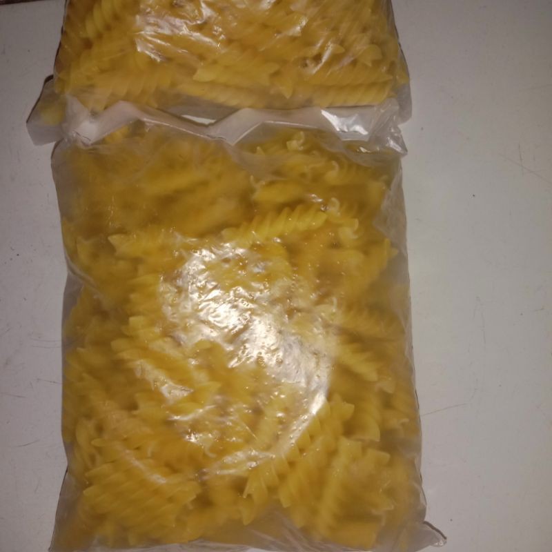 

pasta fussili stngh kilo dan 400gram