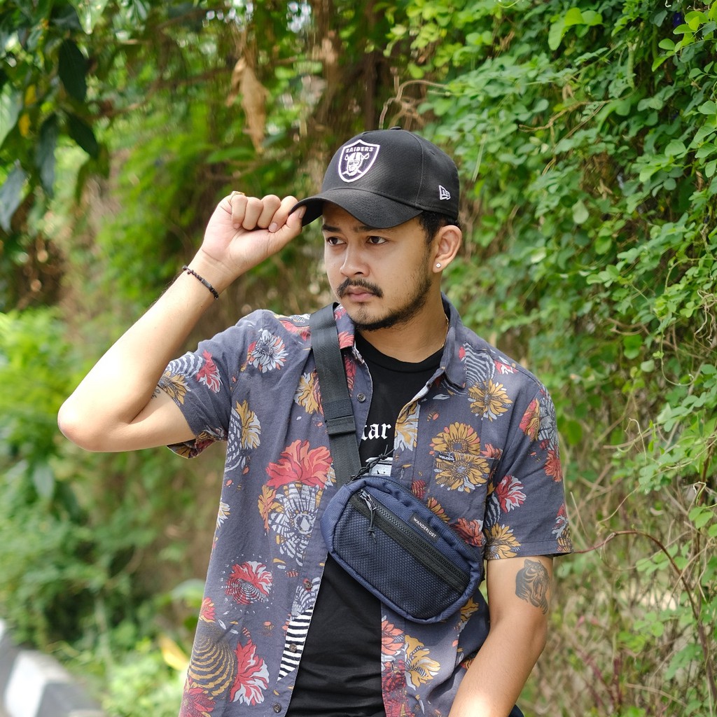 Wanderlust - Tas Selempang Chest Bag - Brum - Navy