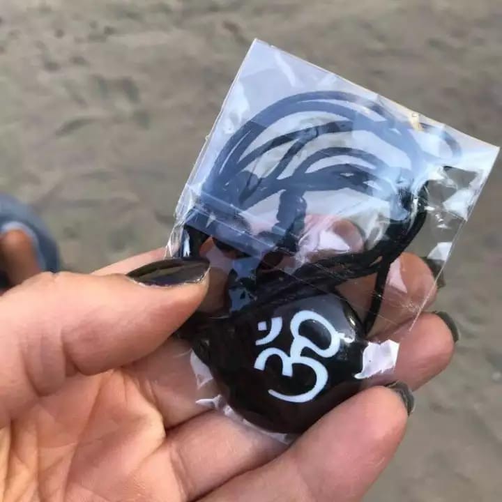 Kalung Namaste Pria Wanita Hindu / Kalung Yoga Yogis Tulisan Aum Om / Kalung Namaste Keren Unik