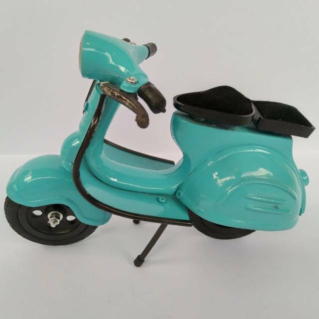 (BISA COD) MINIATUR MOTOR VESPA WARNA LENGKAP BAHAN BESI FINISHING PERFECT - DEKORASI RUMAH SOUVENIR