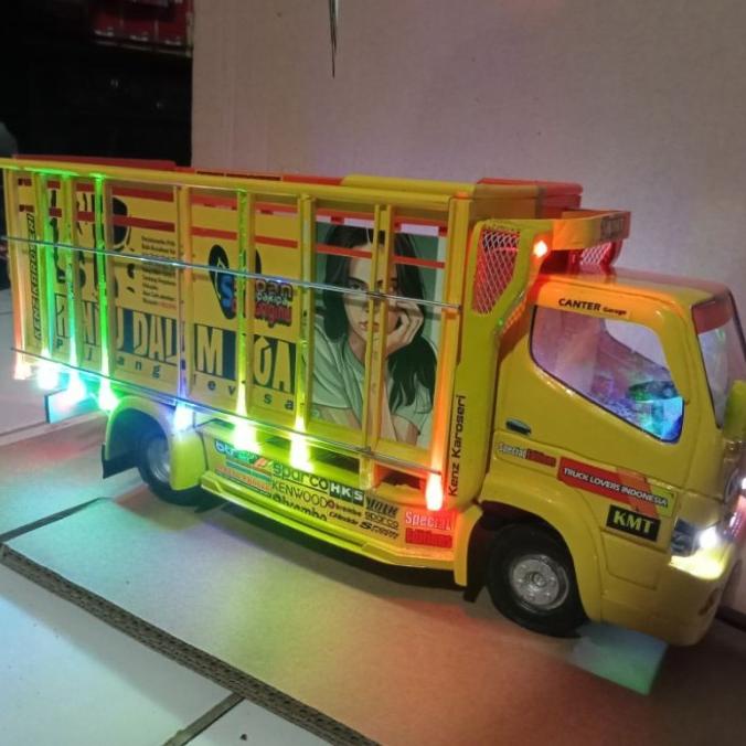 Miniatur Truk Oleng Truck Kayu Dengan Lampu Led Jumbo